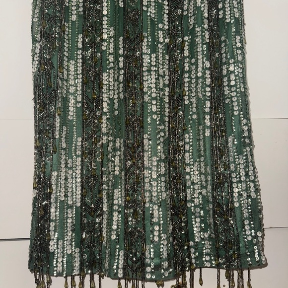 NWT | Mac Duggal 5981 Sage Long Sleeve Crystal Fringe Column Gown Size 10 - Picture 5 of 8